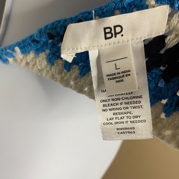 NWT BP.Crochet Halter Crop Top In Women's L Blue-Black Ziggy Stripe - Picture 3 of 4